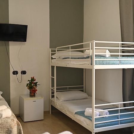 La Gloria Rho Private Rooms Only المظهر الخارجي الصورة