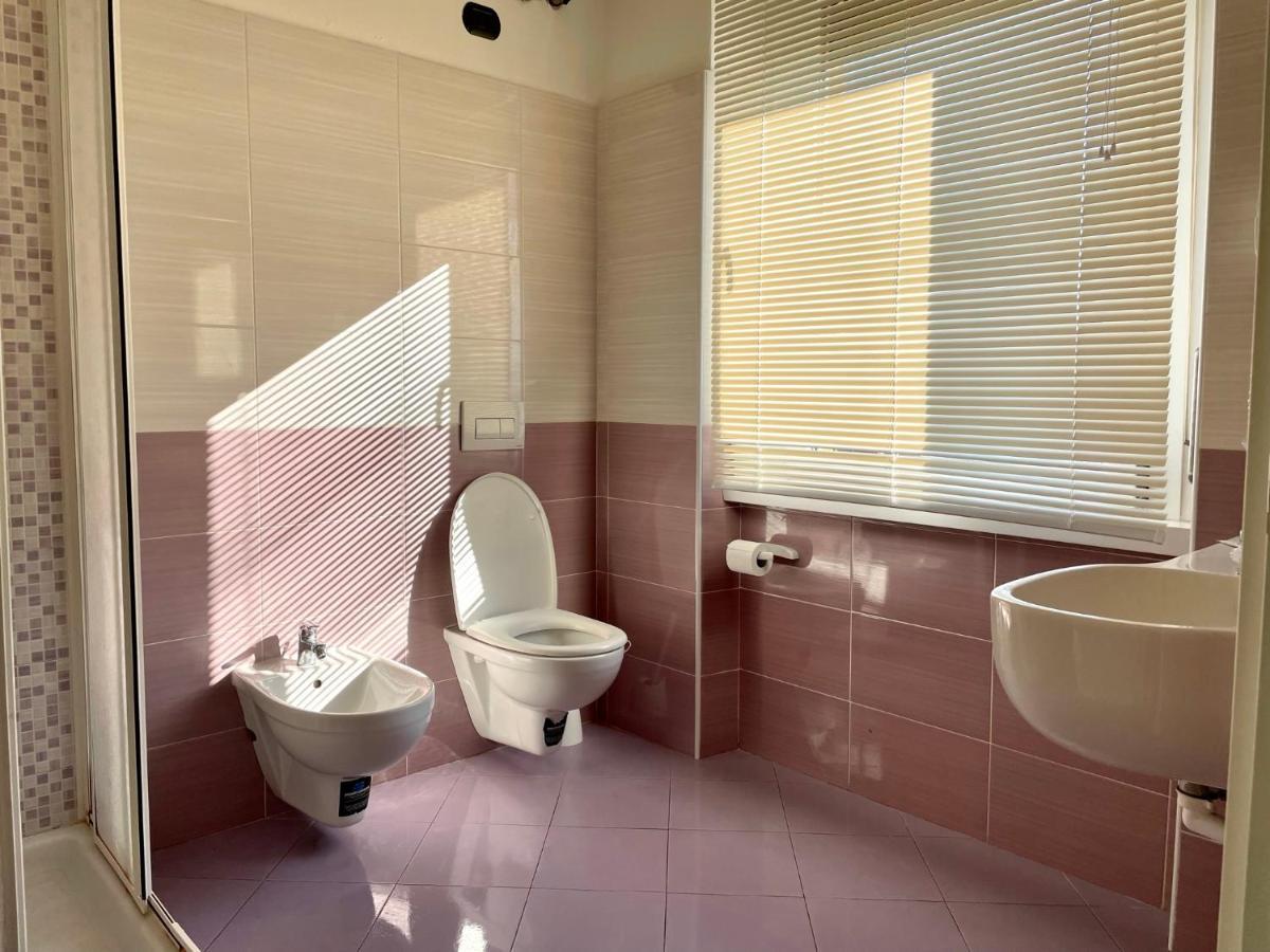 La Gloria Rho Private Rooms Only المظهر الخارجي الصورة