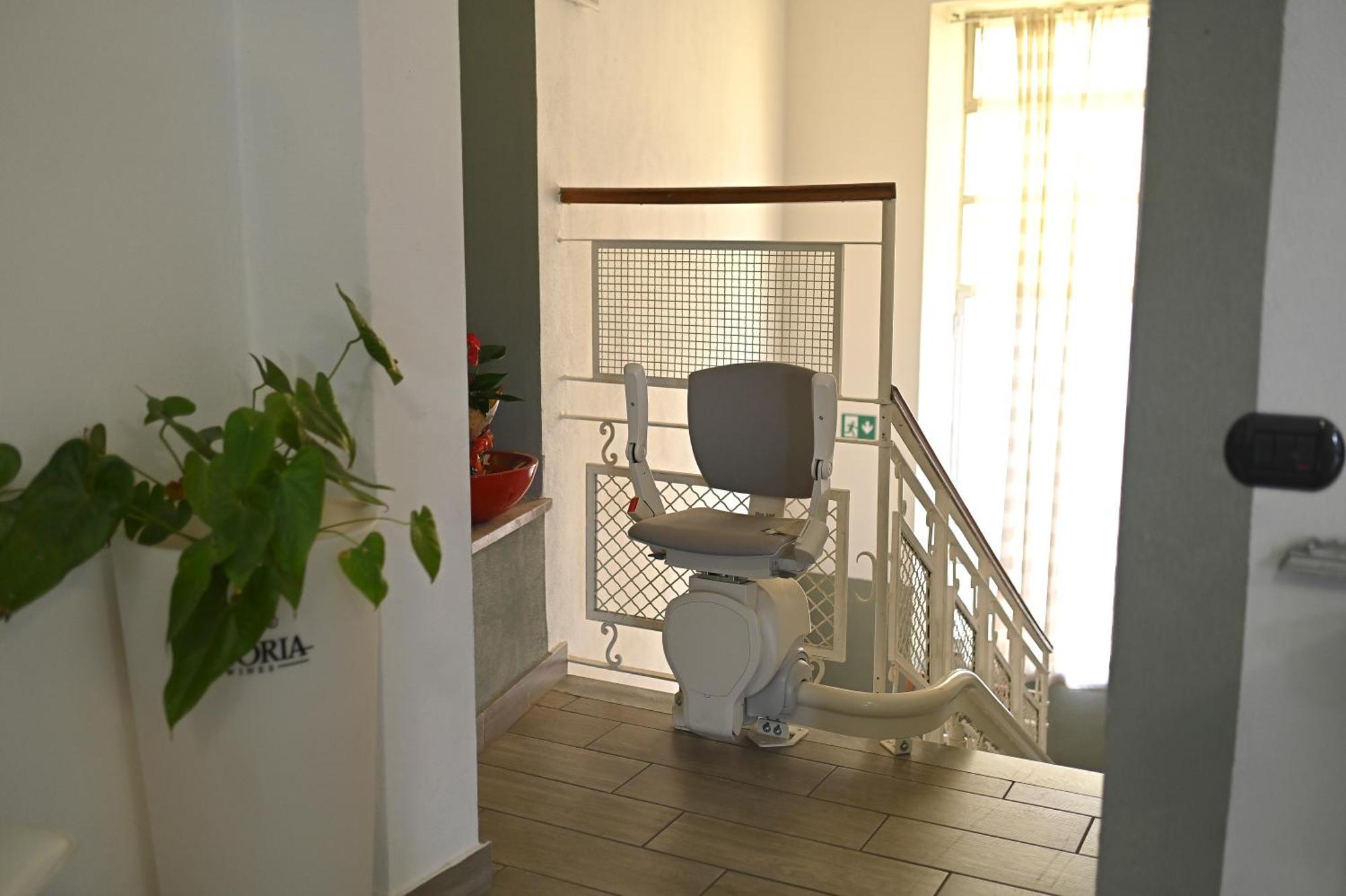 La Gloria Rho Private Rooms Only المظهر الخارجي الصورة