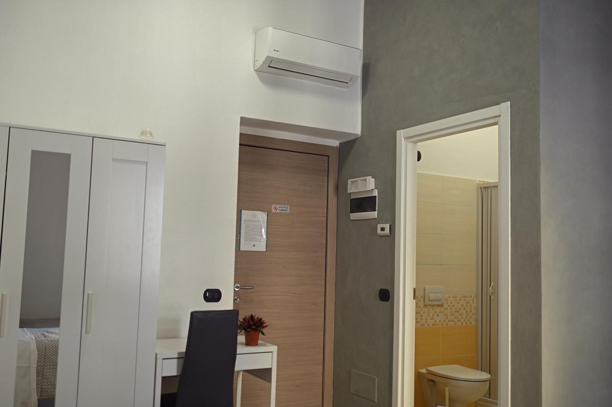 La Gloria Rho Private Rooms Only المظهر الخارجي الصورة