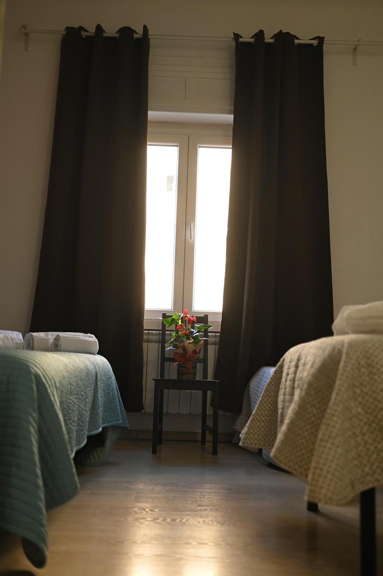 La Gloria Rho Private Rooms Only المظهر الخارجي الصورة