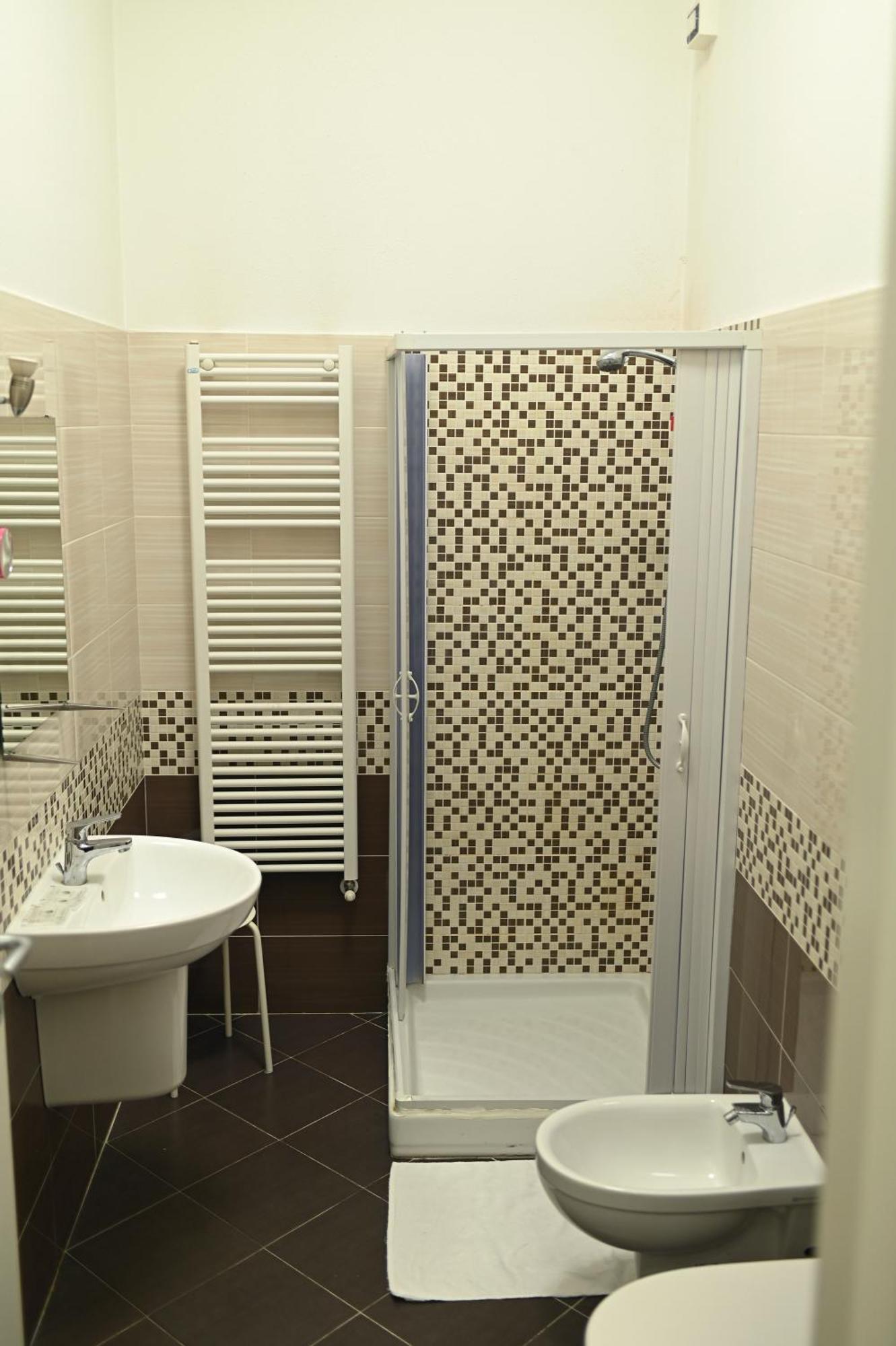 La Gloria Rho Private Rooms Only المظهر الخارجي الصورة
