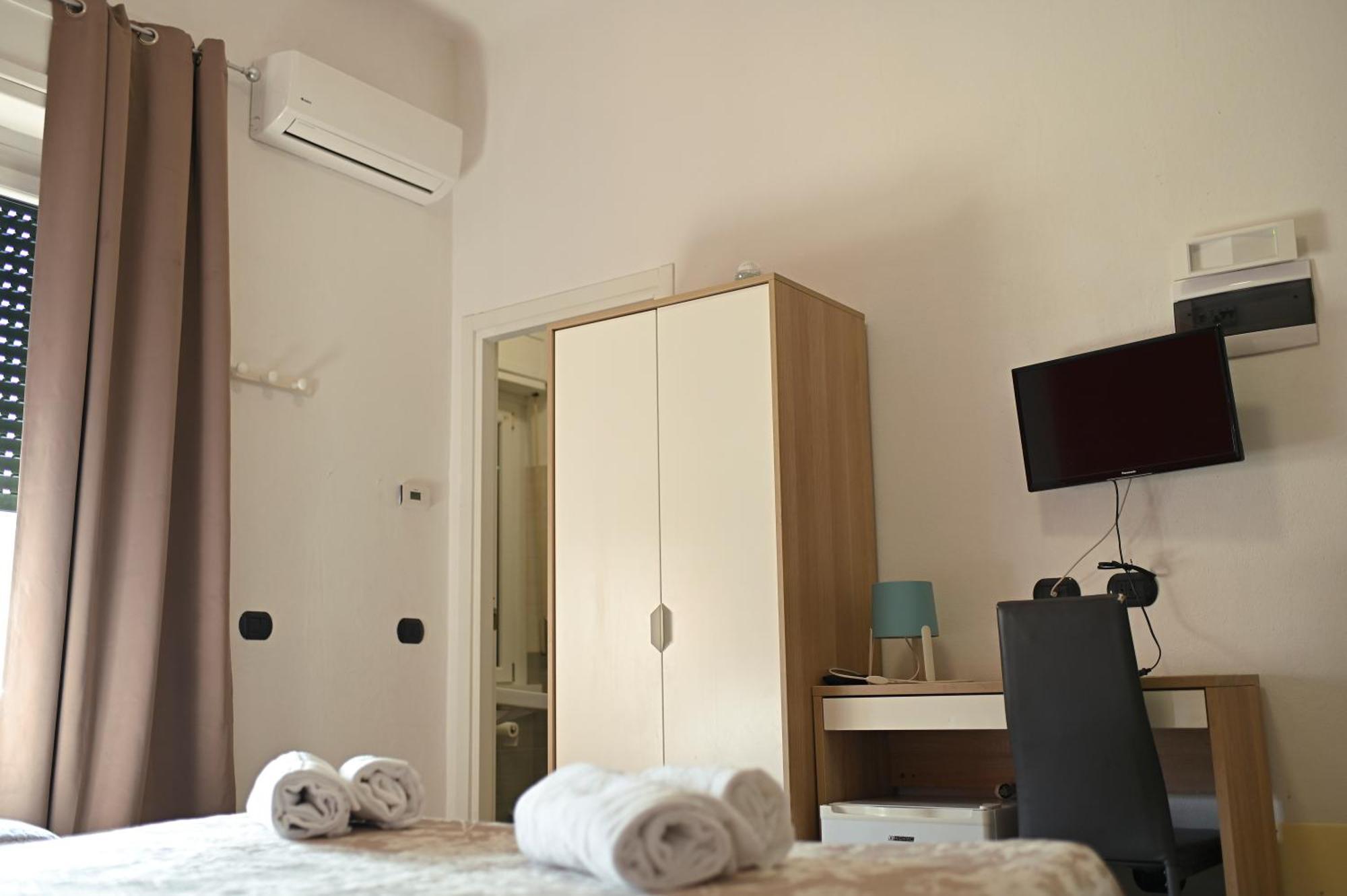 La Gloria Rho Private Rooms Only المظهر الخارجي الصورة